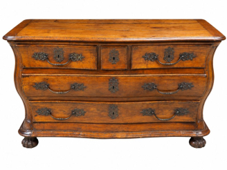 Vente aux enchères Commode tombeau Louis XV en merisier ouvrant à cinq tiroirs, pieds gri