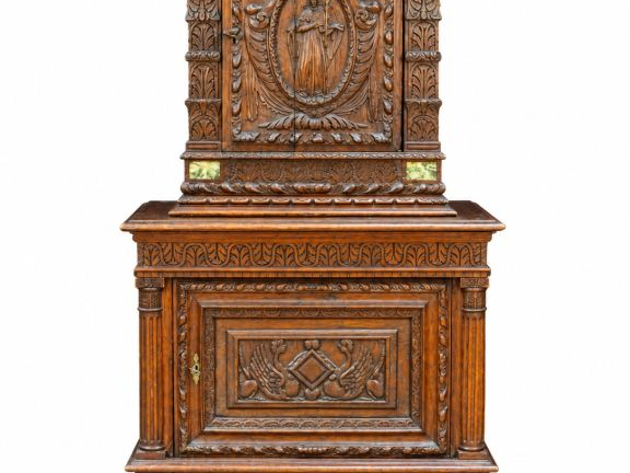 Buffet deux corps de style Renaissance en chêne sculpté, partie supéri
