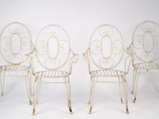 Vente aux enchères 4 fauteuils de jardin 1900 en fer forgé et laqué blanc.