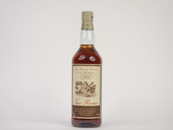 1 BOUTEILLE RHUM TROIS RIVIÈRES - 1976 - ELA 