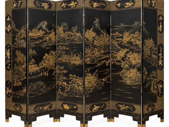 Chine, vers 1940 Paravent à six feuilles en laque de Canton, à décor b