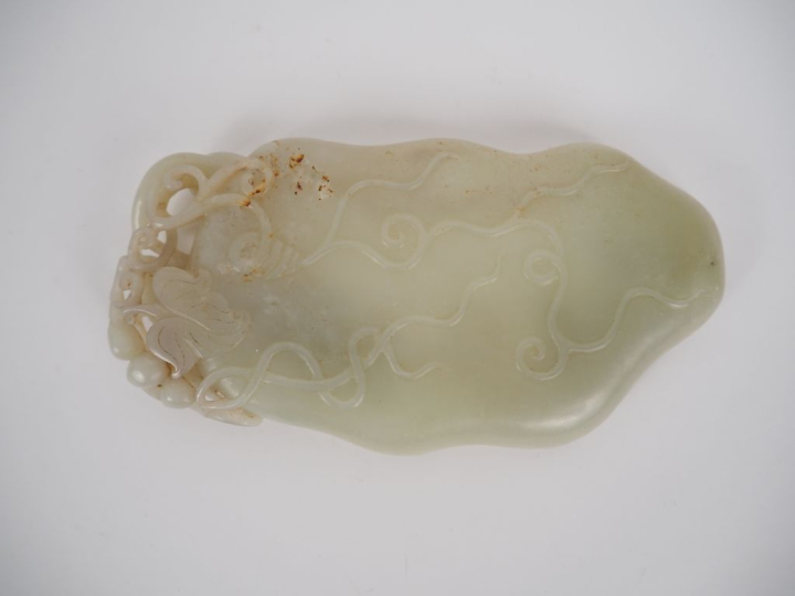Chine, XIXe siècle Godet de peintre en jade céladon, reprenant la form