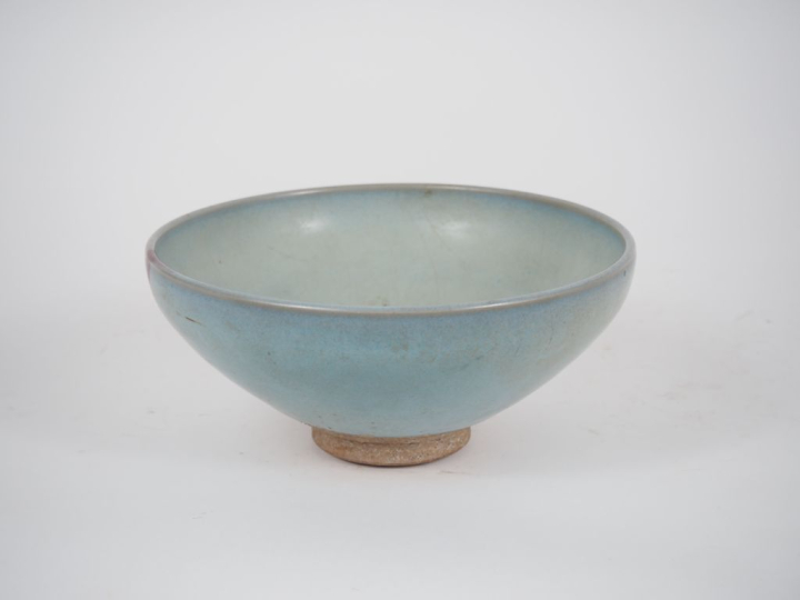 Chine, période Qing Coupe en céramique émaillée de type Junyao bleu et