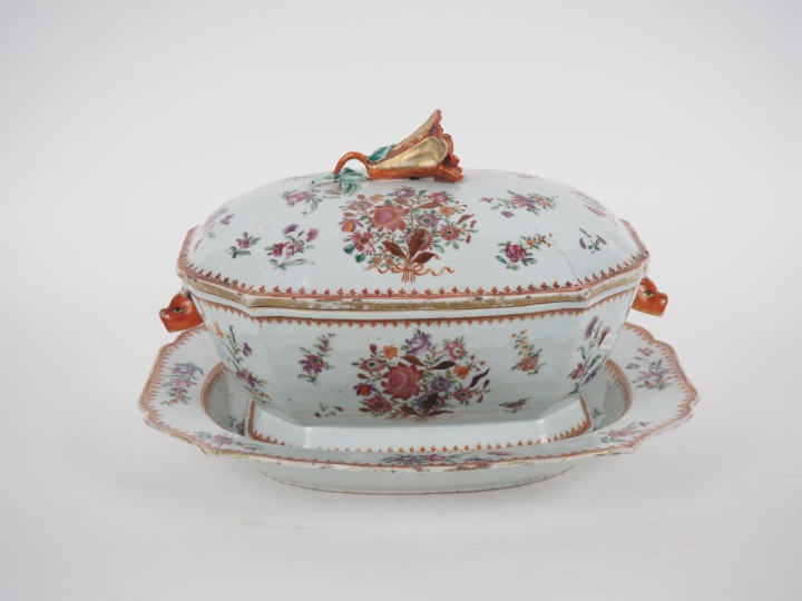 Chine, Compagnie des Indes, période Qianlong Terrine hexagonale couver
