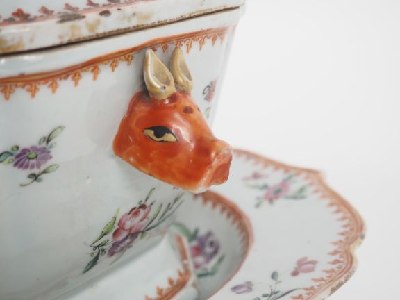Chine, Compagnie des Indes, période Qianlong Terrine hexagonale couver
