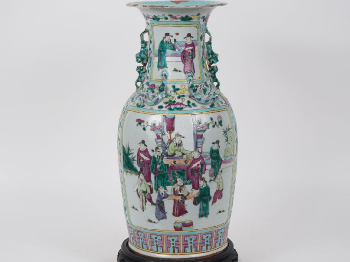 Chine, période Guangxu Vase balustre en porcelaine et émaux de style f