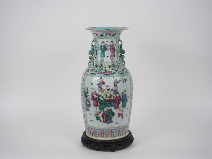 Chine, période Guangxu Vase balustre en porcelaine et émaux de style f