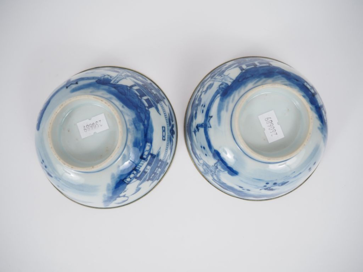 Chine pour l’export, XIXe siècle Paire de coupes en porcelaine bleu bl
