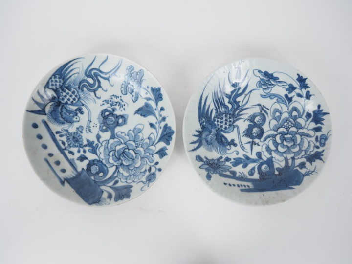 Chine, XIXe siècle Paire d’assiettes en porcelaine bleu blanc, à décor