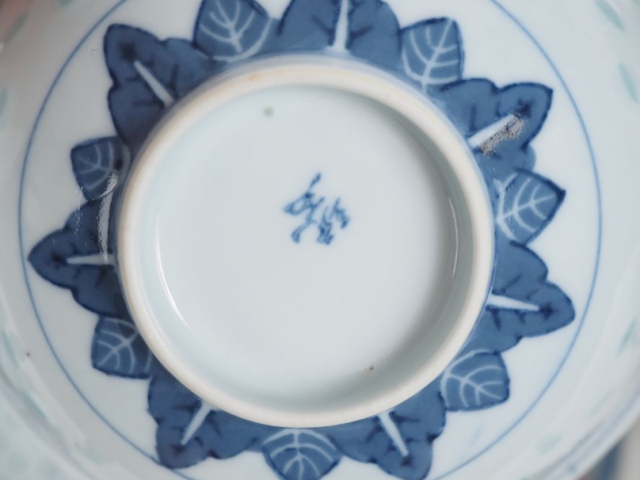 Chine XXème, Importante partie de service de table à décor bleu blanc 