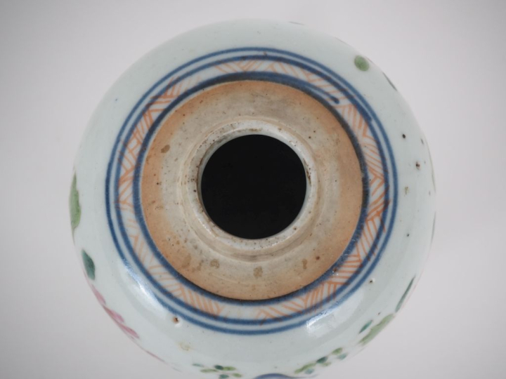Chine, XIXe siècle Lot comprenant un petit pot à gingembre en porcelai
