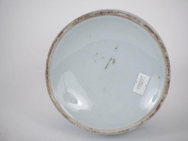 Chine, XIXe siècle Lot comprenant un petit pot à gingembre en porcelai