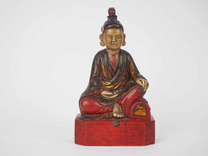 Vietnam, vers 1920 Statuette en bois anciennement laqué et doré, repré
