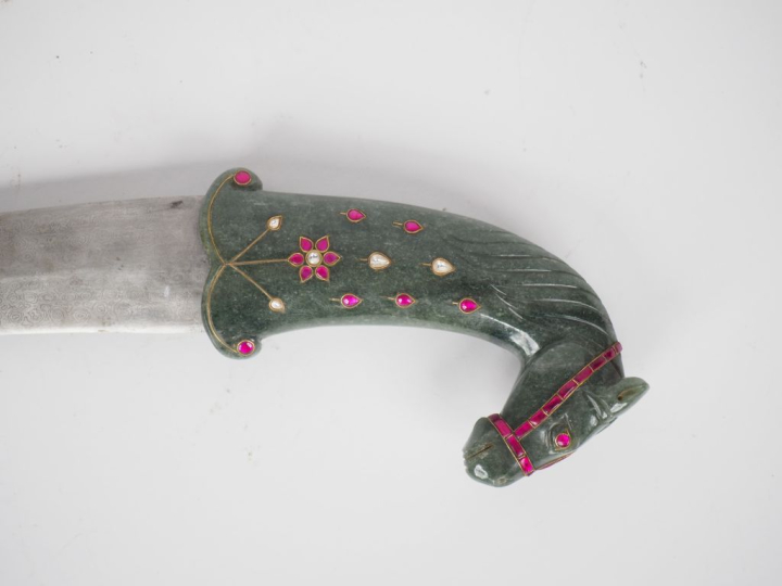 Inde, Région du Rajasthan Poignard Khanjar, avec poignée en jade vert 