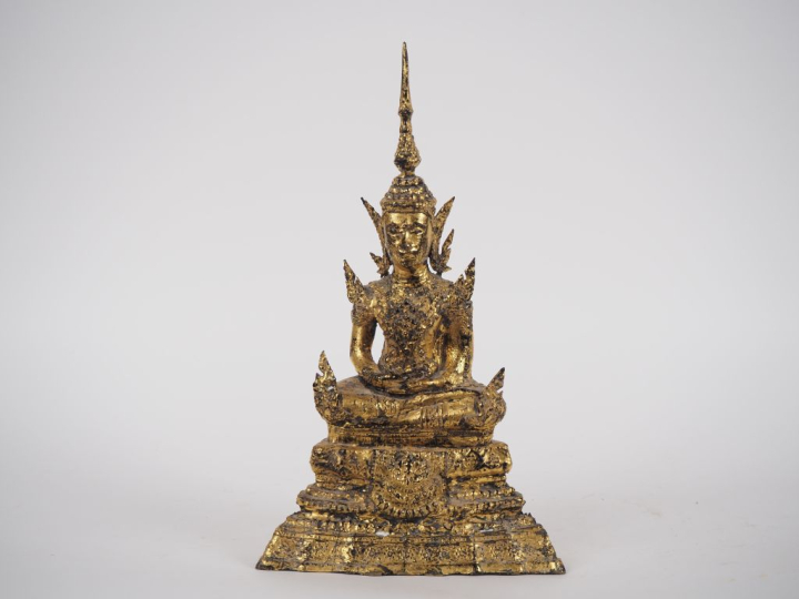 Siam, Rattanakosin, XIXe siècle Statuette en bronze laqué et doré, rep