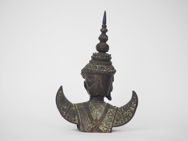 Cambodge, vers 1930 Groupe en bronze, représentant une danseuse du Ram