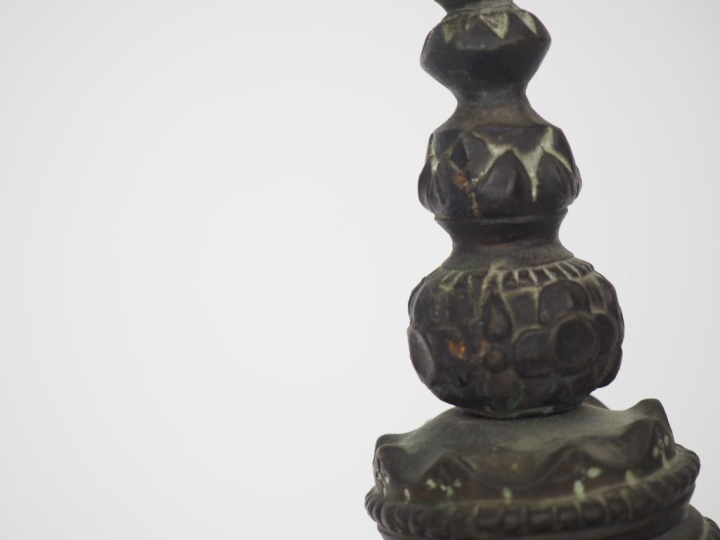 Cambodge, vers 1930 Groupe en bronze, représentant une danseuse du Ram