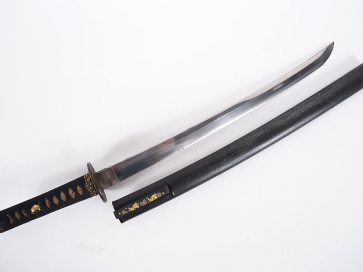 Japon, période Muromachi Wakizashi, à lame de type shinogi zukuri, ham
