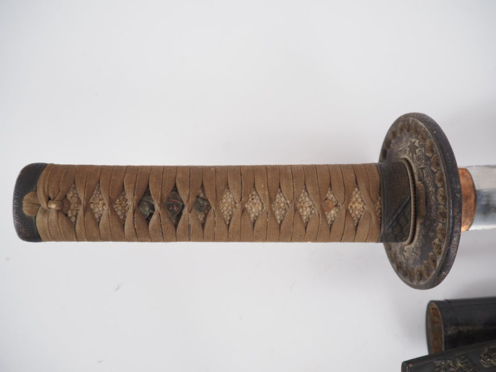 Japon, fin Edo - début Meiji Wakizashi avec fourreau en laque brun rou