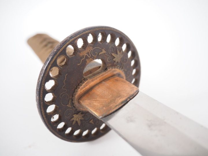 Japon, fin Edo - début Meiji Wakizashi avec fourreau en laque brun rou