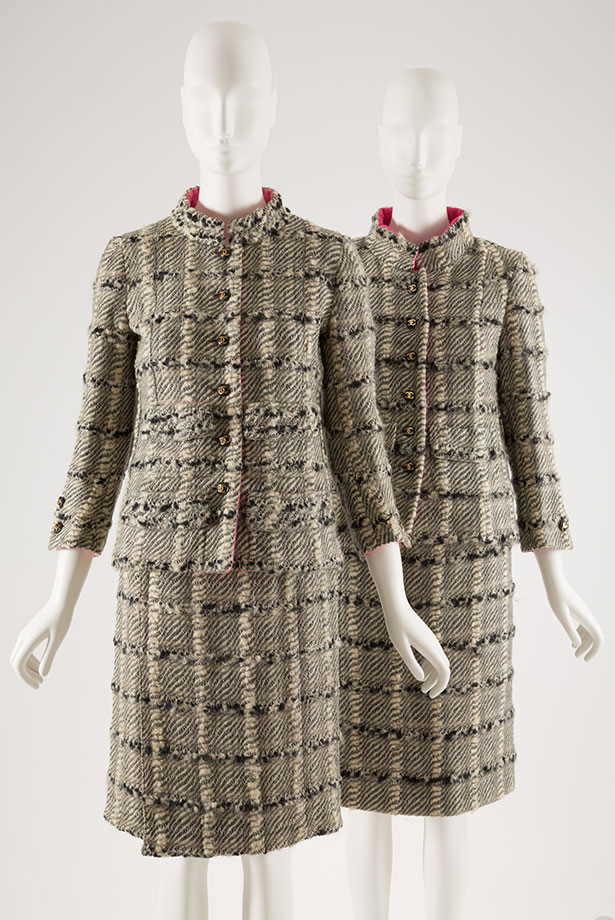 Le célèbre tailleur en tweed Chanel ©Wikipédia