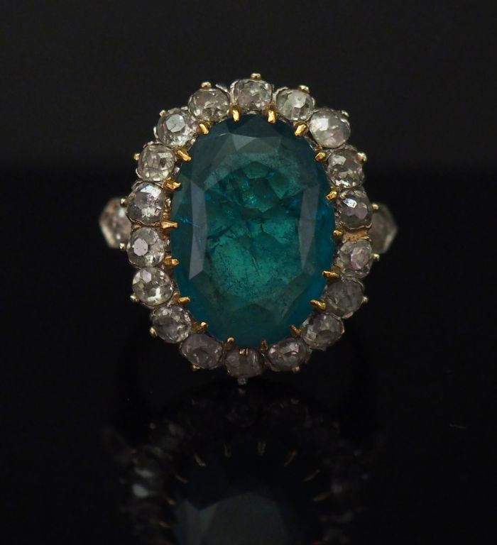 Bague marguerite en or jaune et émeraude ©Primardeco