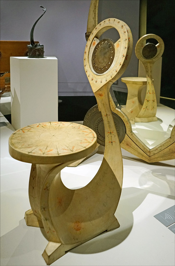 Chaise de Carlo Bugatti (Orsay-Paris) ©Flickr