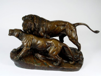 Vente aux enchères C. MASSON. "Lion et lionne". Sculpture en bronze patiné, signée, marqu