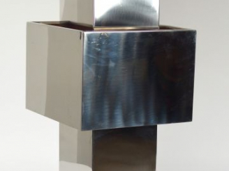 Vente aux enchères WILLY RIZZO. Paire de lampes modèle "Love lamp" en métal chromé. Signé
