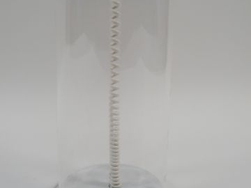 Lampadaire tube moderne en plexi.