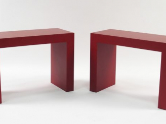 Vente aux enchères Paire de tables basses modernes.