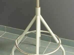 Vente aux enchères Tabouret industriel.