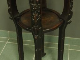 Paire de sellettes Extrême-Orient fin XIXème en bois de fer mouluré et