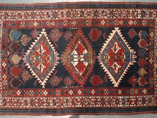 Tapis d'Orient. Dim.: 202 x 129cm.