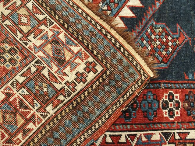 Tapis d'Orient. Dim.: 202 x 129cm.