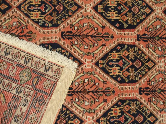 Tapis d'Orient. Dim.: 170 x 136 cm.