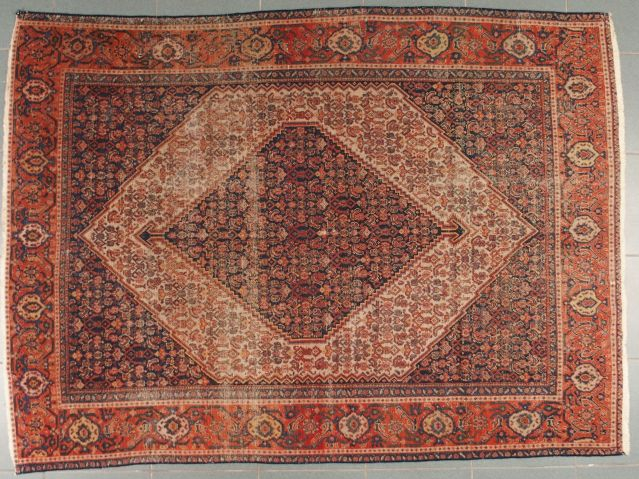 Tapis d'Orient. Dim.: 178 x 130 cm.