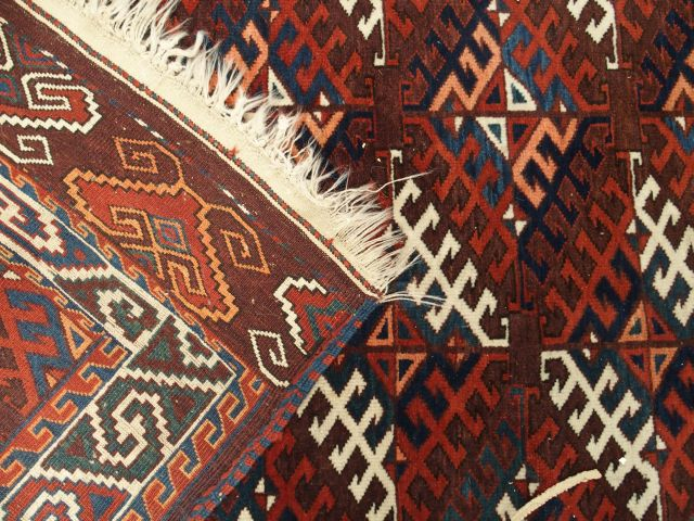 Tapis d'Orient. Dim.: 305 x 198 cm.