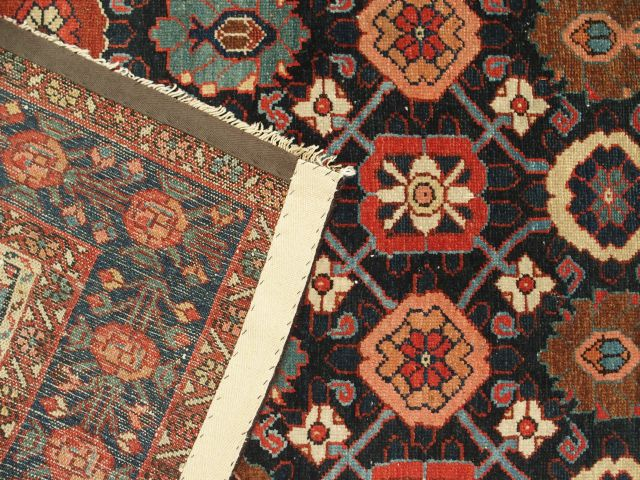 Tapis d'Orient. Dim.: 210 x 140 cm.