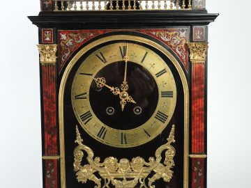 Pendule religieuse Napoléon III de style Louis XIV en marqueterie Boul