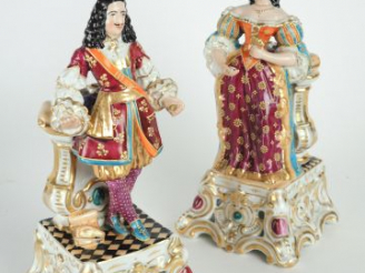 Vente aux enchères Paire de plumiers Restauration en porcelaine polychrome de Paris figur