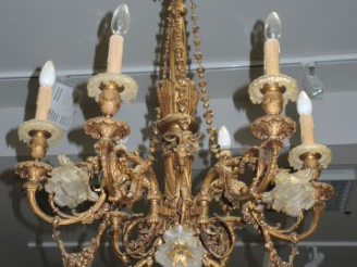 Vente aux enchères Lustre Napoléon III en bronze doré à décor de carquois, de rinceaux fe