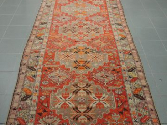 Vente aux enchères Tapis ancien fond rouge
