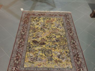 Vente aux enchères Tapis ancien doré