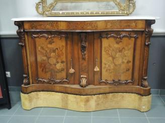 Vente aux enchères Meuble d'appui Napoléon III en marqueterie, à décor de bouquets de fle