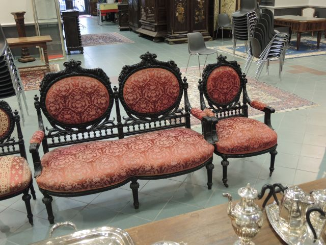 Mobilier de salon Napoléon III de style Louis XVI en bois sculpté ajou