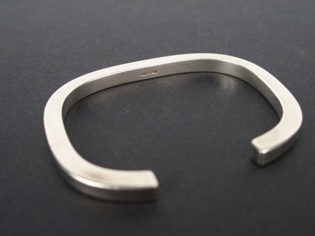 DIN VANH. Bracelet square maillon en argent. Poids: 34,5gr