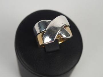 HERMES. Bague en or et argent. Dans son écrin d'origine. TDD 50. Poids