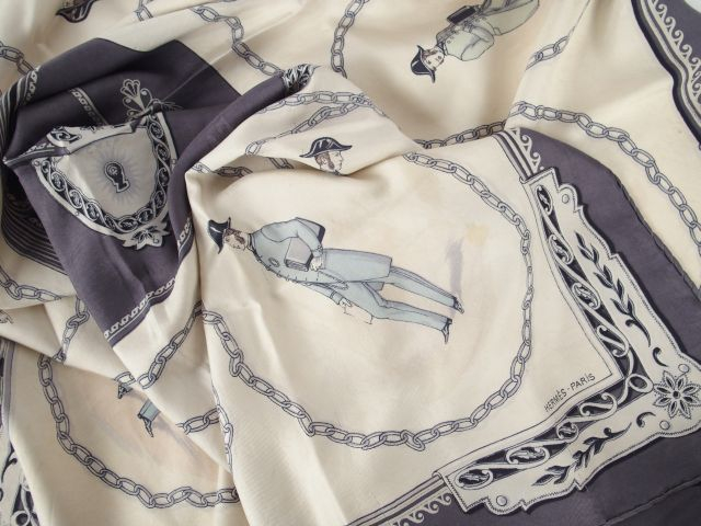  HERMES. Foulard 'Banquier' en soie, par Hugo Grygkar. 1955