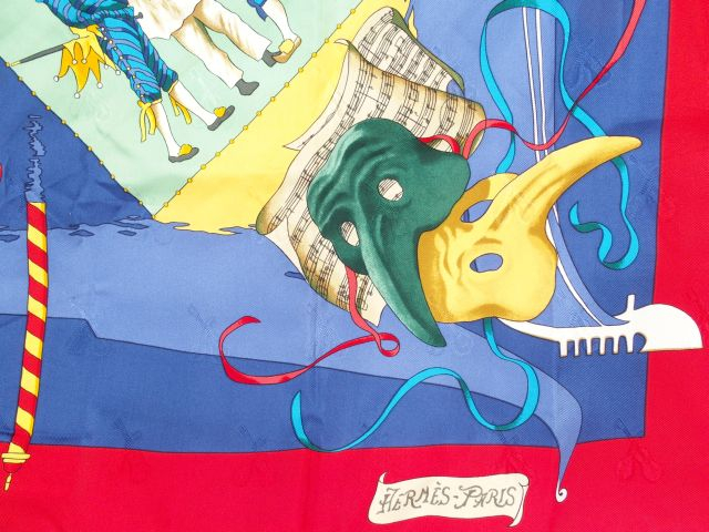 HERMES. Foulard en soie "Le carnaval de Venise". Dans sa boîte d'origi